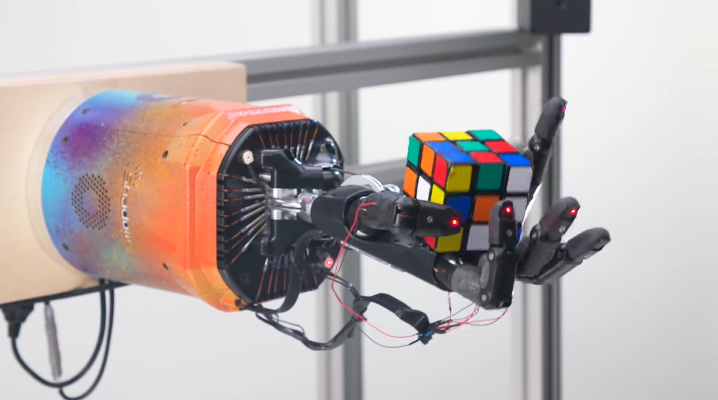 OpenAI розглядає можливість розробки людиноподібного робота